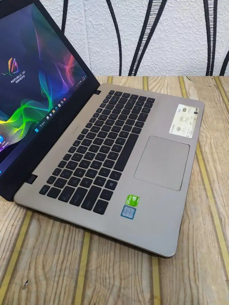 JUAL LAPTOP CORE i7 ada vga ram ddr4 8Gb ssd 256