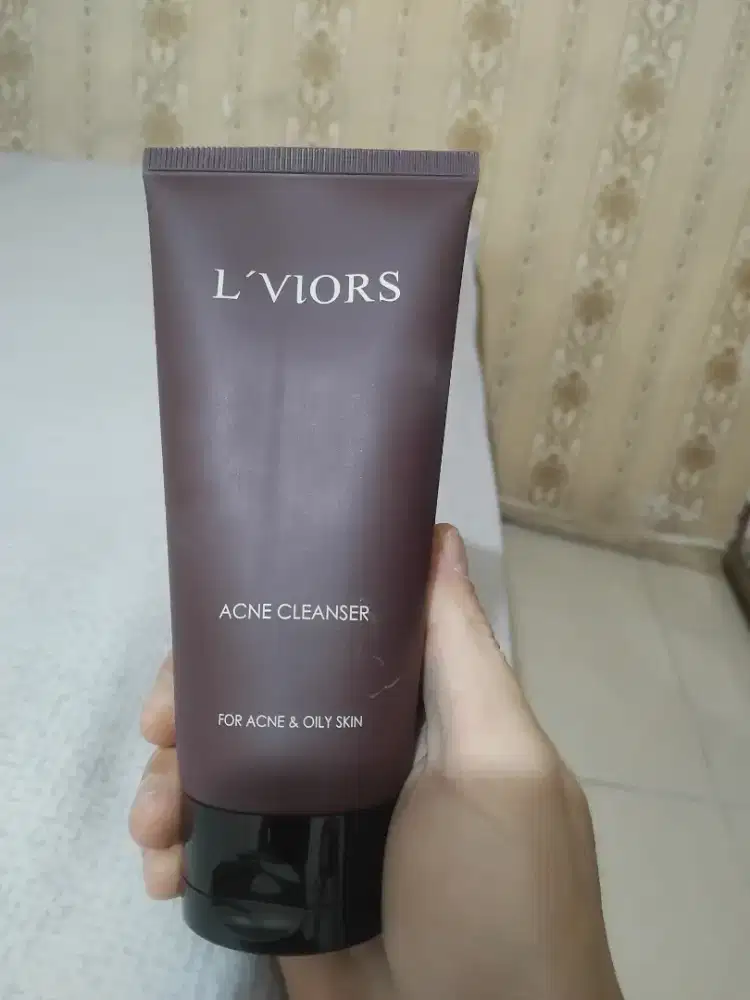 LVIORS ACNE  CLEANSER