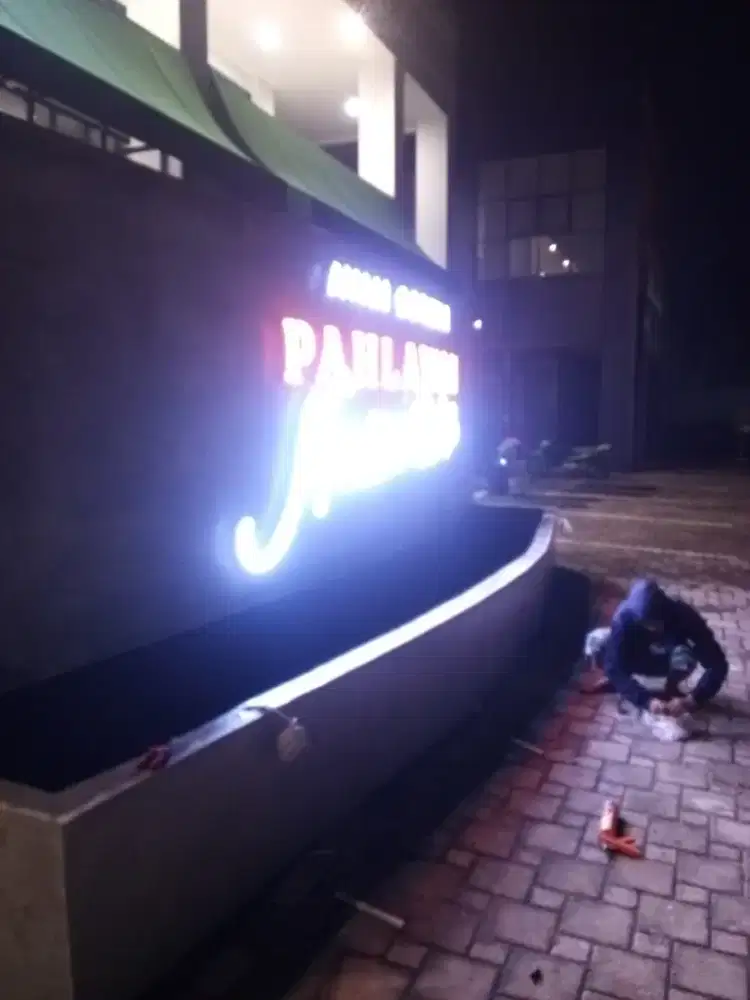 Jasa tukang listrik menerim terobelan listrik atau rumah tinggal