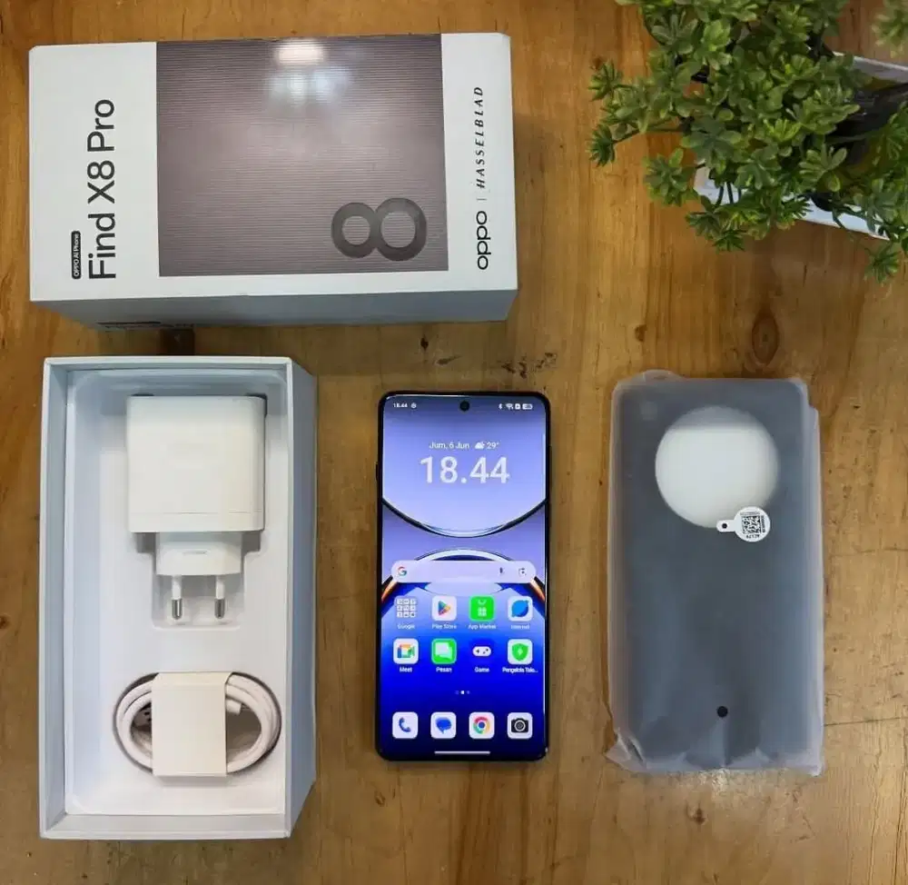 Oppo find x8 pro Ram 16 / Internal 512