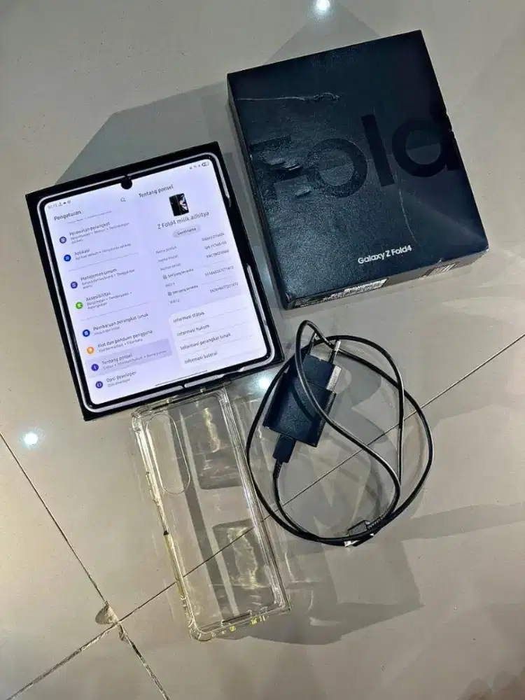 Samsung Galaxy Z Fold 4 12/256gb SEIN fullset (minus baca deskripsi)