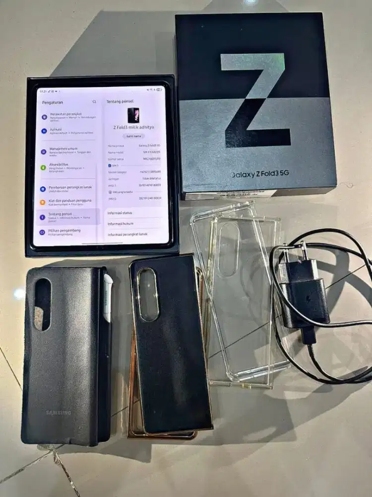 Samsung Galaxy Z Fold 3 12/512gb SEIN fullset (minus baca deskripsi)