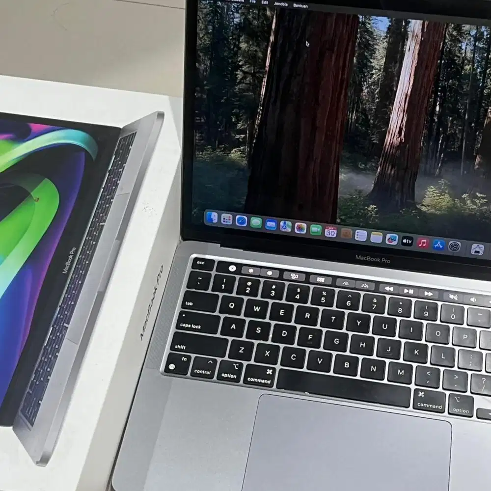 Macbook pro 2020 m1 13inch 8/256 original fullset mulus touchbar