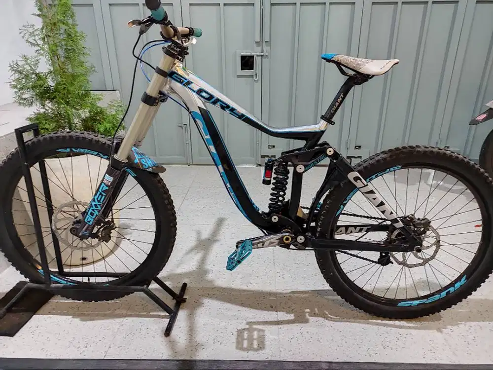 Sepeda MTB DH Giant Glory DH 0 26er