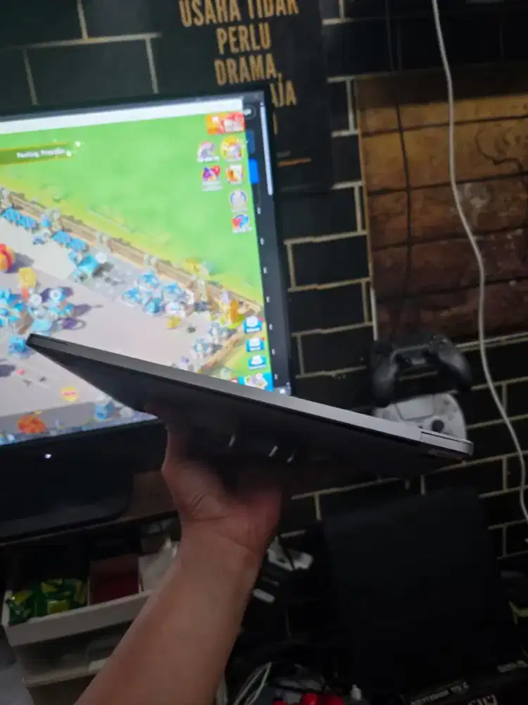 macbook pro 2017 8/256 touchbar ibox