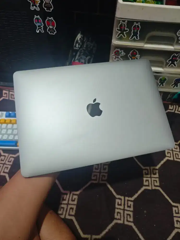 macbook air 2020 8/256 ibox