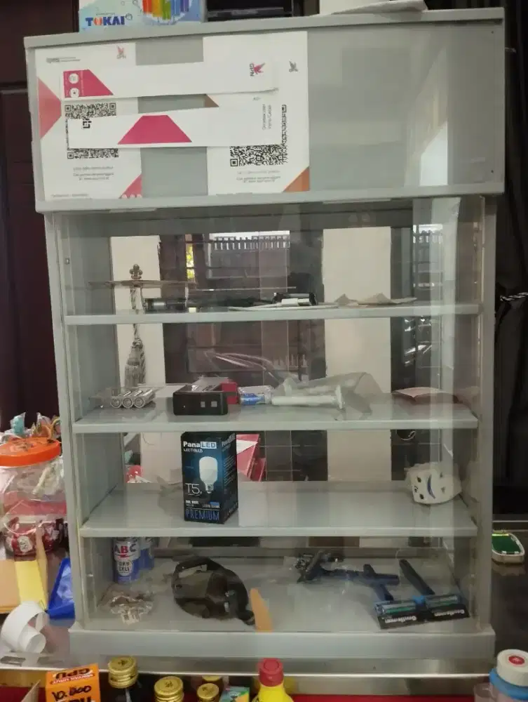 Rak/ lemari etalase rokok akrilik