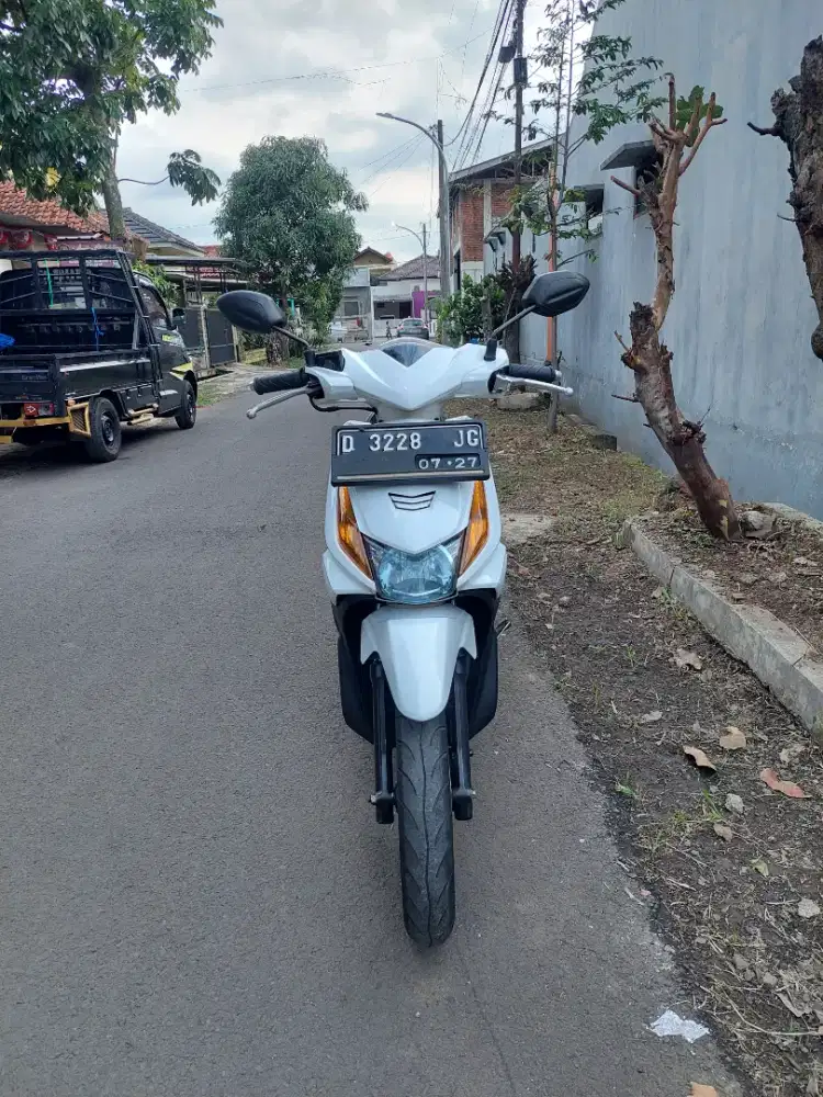 Beat Karbu 2012 Putih