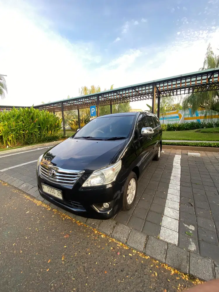 Toyota Kijang Innova 2012 Bensin