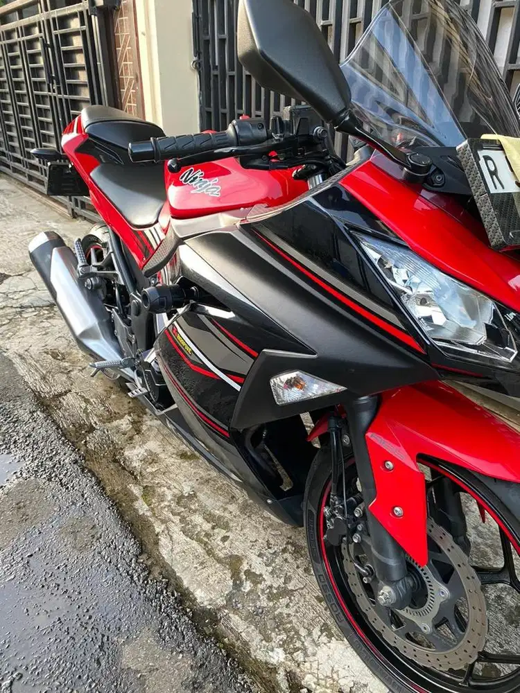 Dijual Ninja 250 fi 2017 ABS KM Rendah