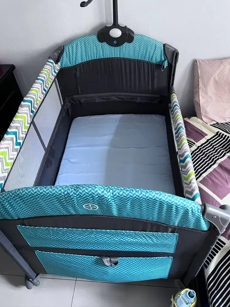 Box Bayi Pliko Next To Me B 828 SLR | Tempat Tidur Bayi
