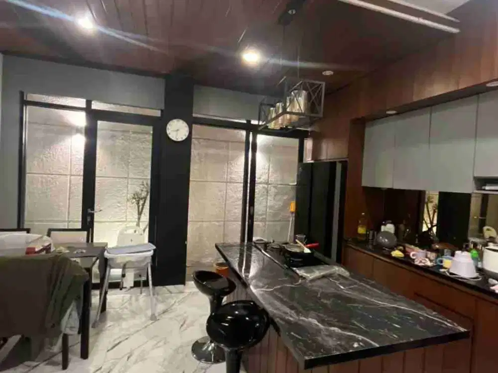 Dijual Rumah Ciwastra Dekat Pintu Tol Buah Batu semi Furnished Siap Huni