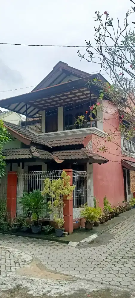 Rumah Lantai 2 Di Perumahan Sidorejo Bumi Indah Barat Kampus UPY