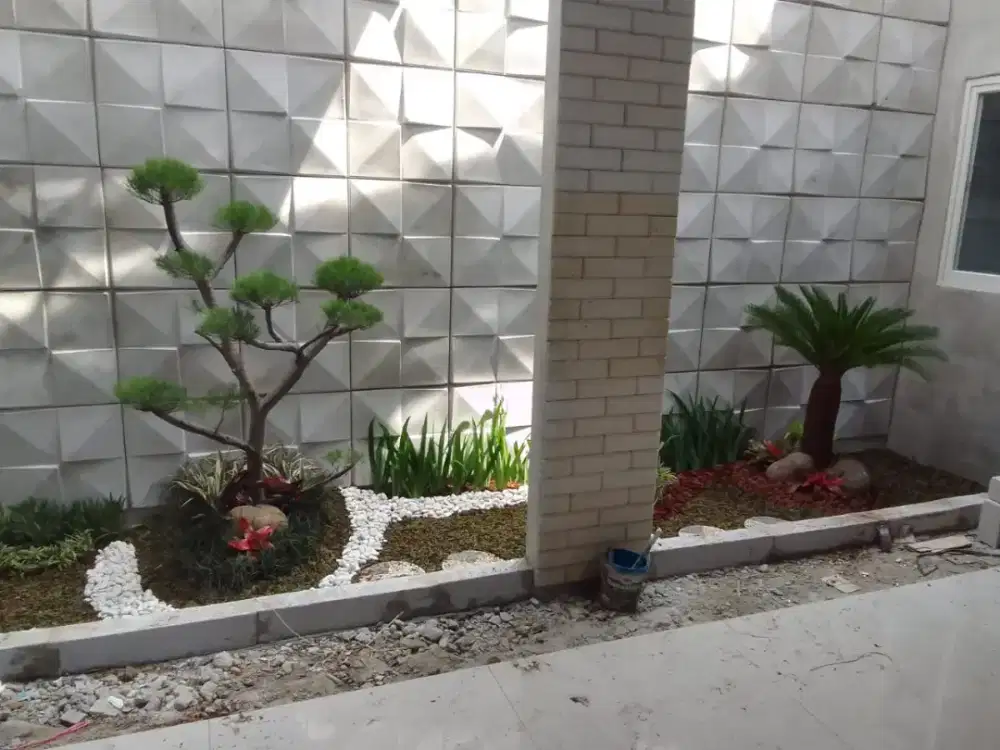 Pembuatan taman di halaman indoor