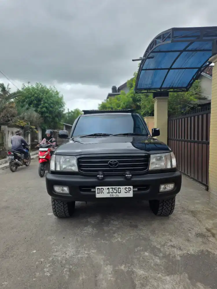 LAND CRAUSER 2002 SERI 105