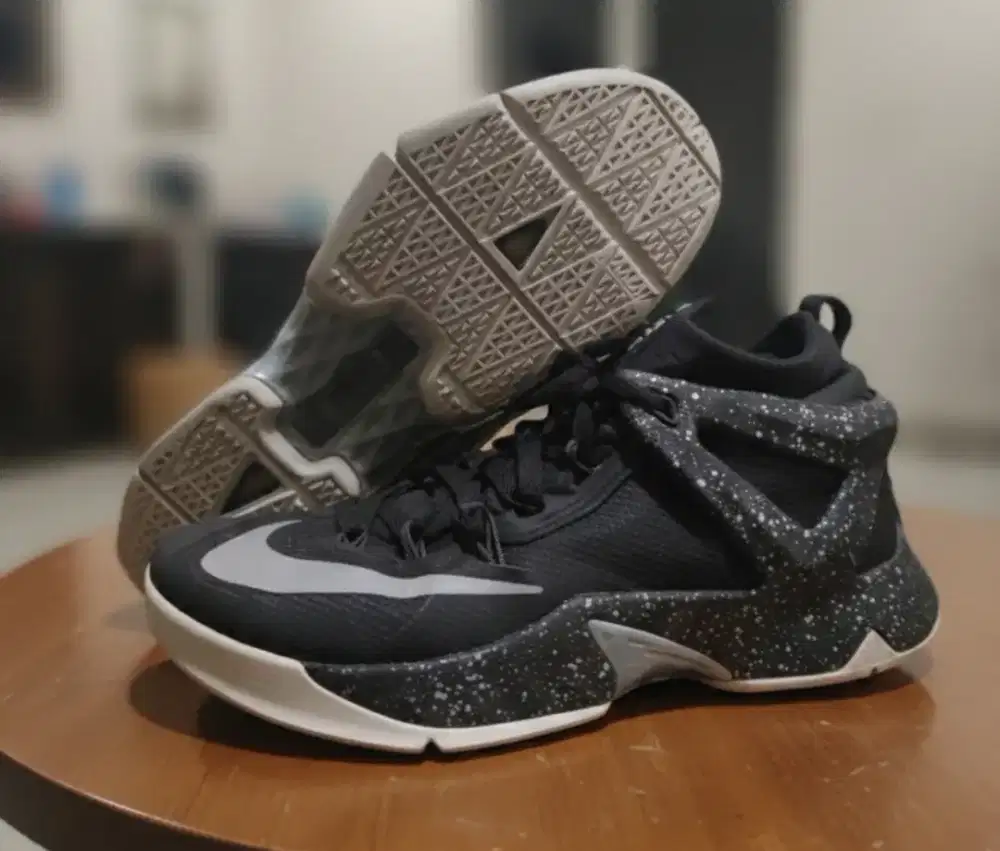 Sepatu Lebron James size 42