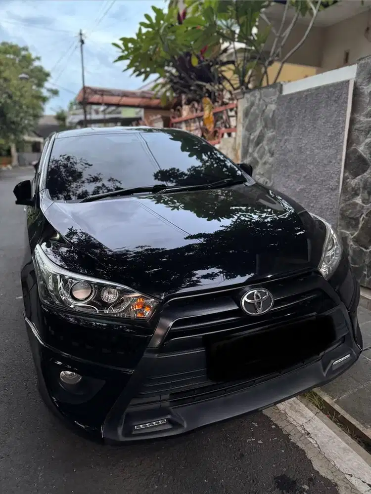 Yaris 1.5 AT hitam TRD S 2015 low KM