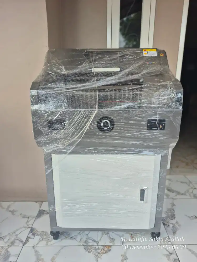 Mesin potong kertas otomatis uk 490