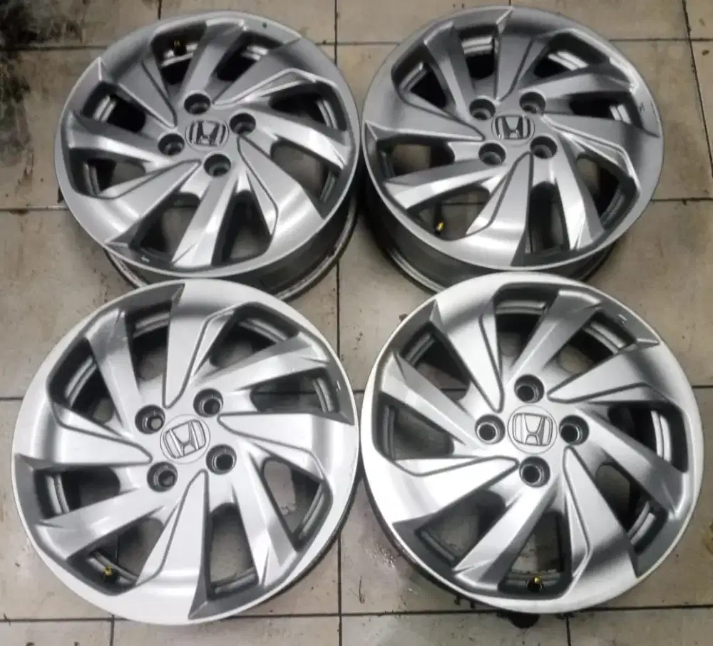 Dijual. 4pc velg honda mobilio prestige R15