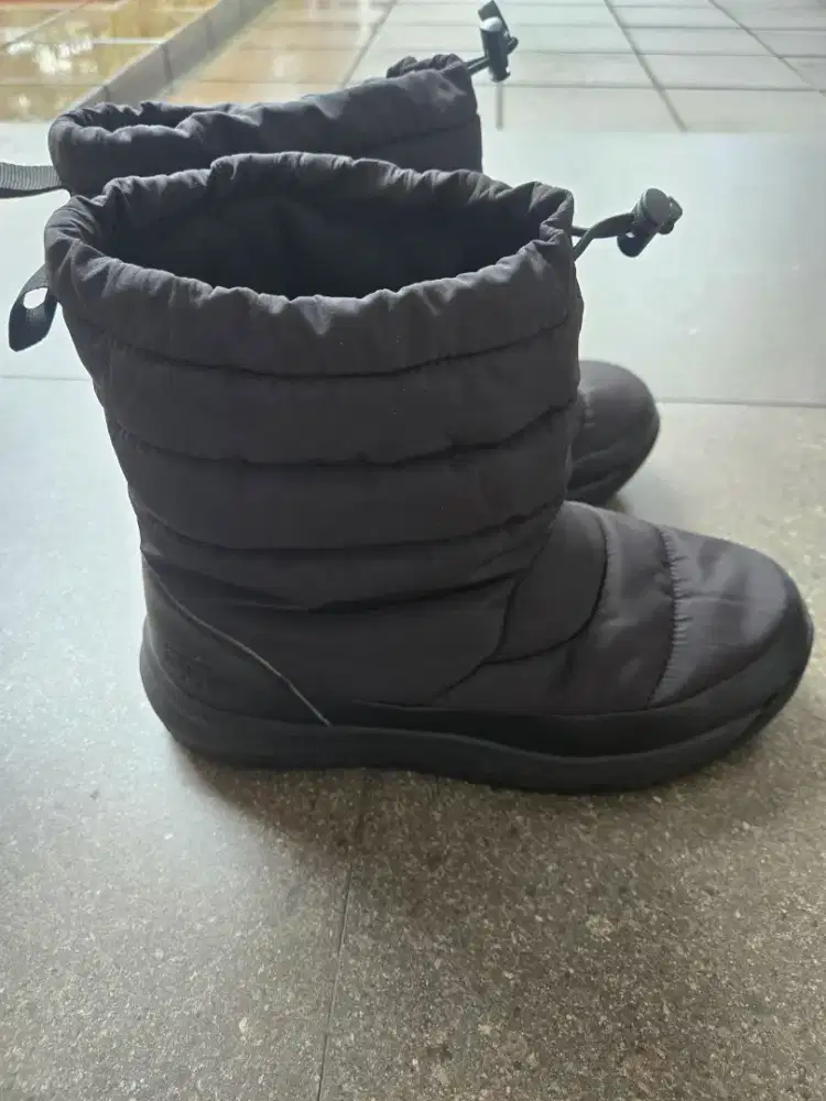 Sepatu boot winter size 41
