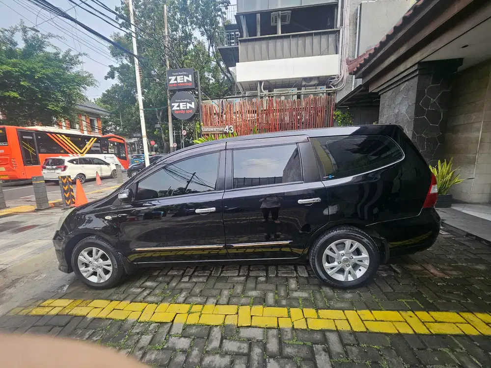 Nissan Grand livina 2012 Bensin