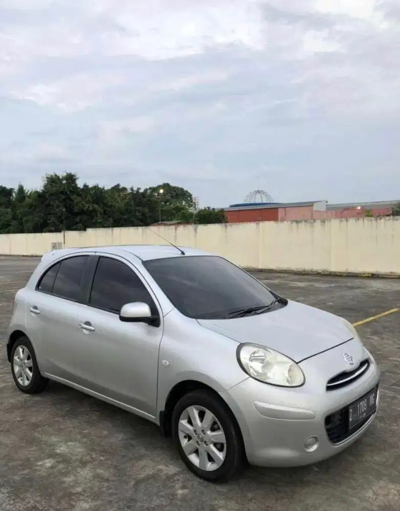 Nissan March 2011 Bensin