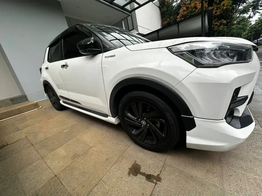 Toyota Raize 1.0 T GR Sport Two Tone TSS 2024 (model tertinggi)
