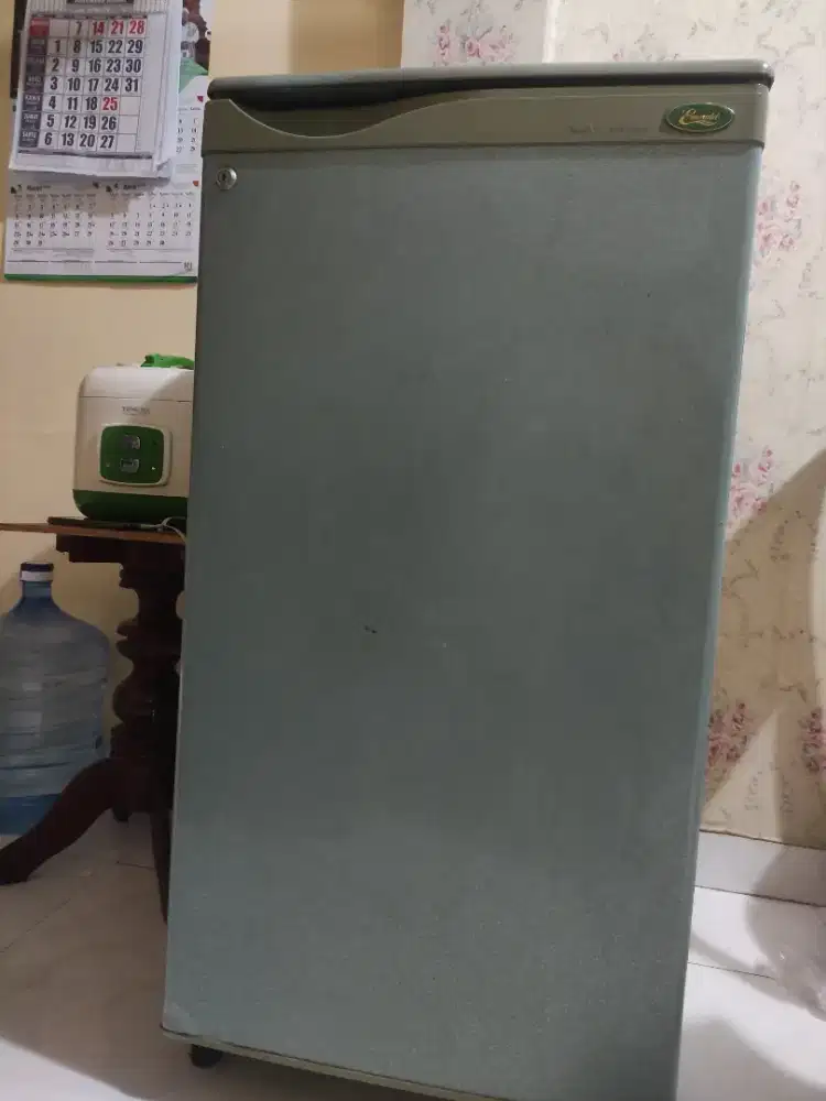 Kulkas Sanyo Emerald SR-F15C Bekas – Normal, Dingin, Siap Pakai (Nego)