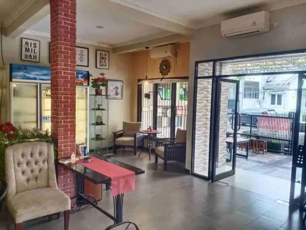Rumah Ex Cafe di Jual Full Furnishe, Komplet dgn peralatan Cafenya, Semua siap pakai di Bukit Golf Cibubur.