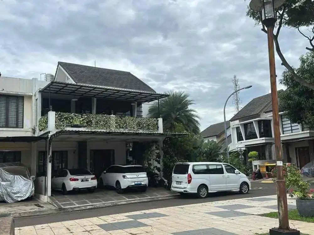 Dijual Rumah di Hook depan Taman Emerald Bintaro