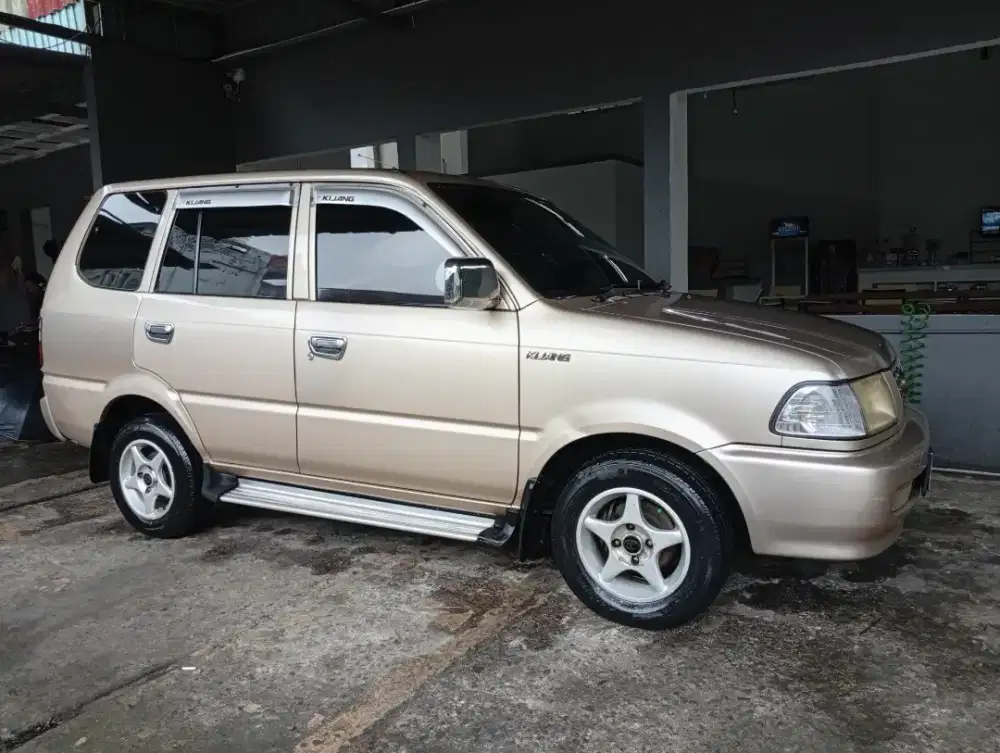 Toyota Kijang Capsul 1.8 cc Tahun 2002 Type SSX ( EFI)