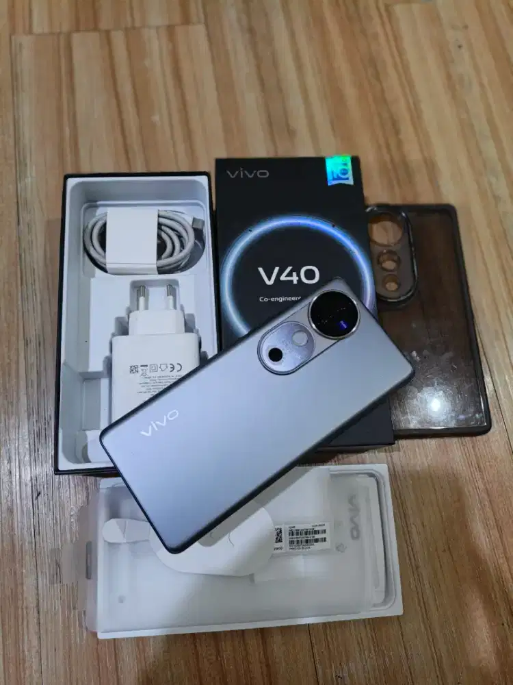 Vivo v40 ram 12/256