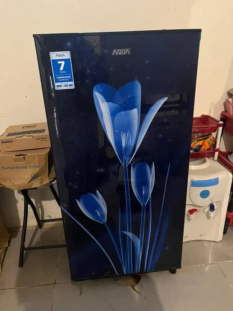 Kulkas satu pintu merk Aqua