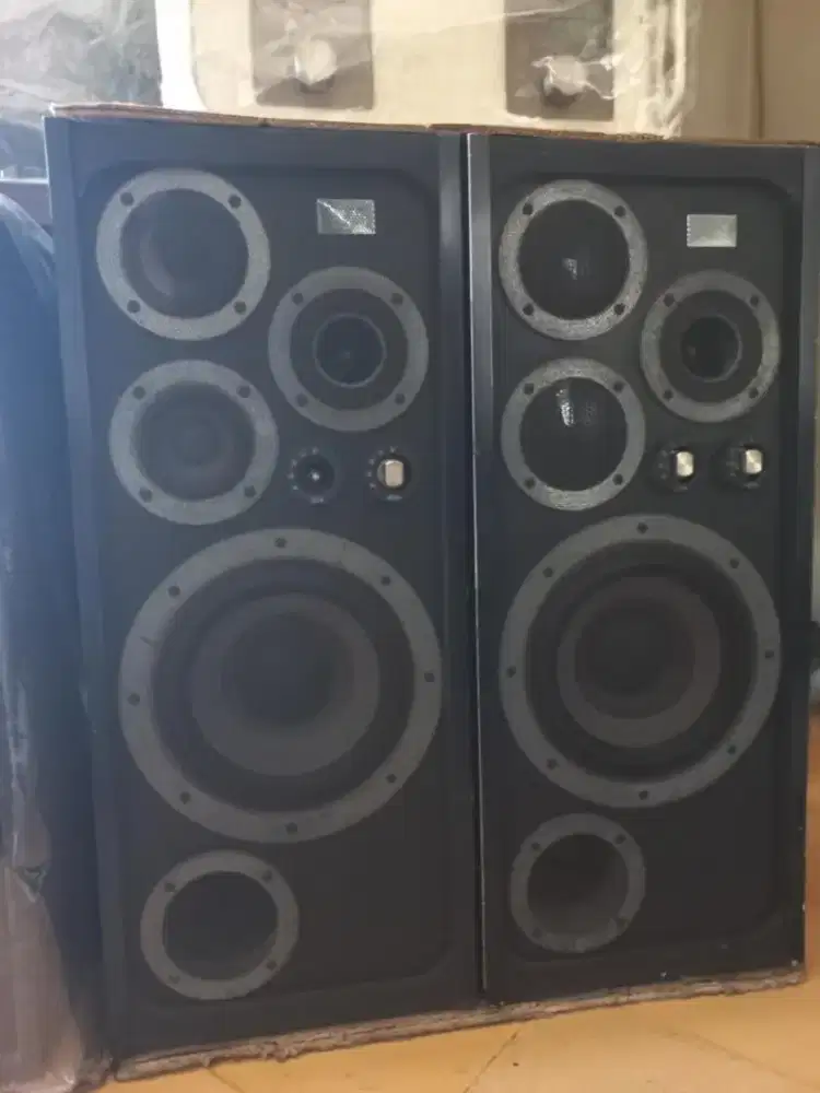 Wharfedale E 70 Speaker