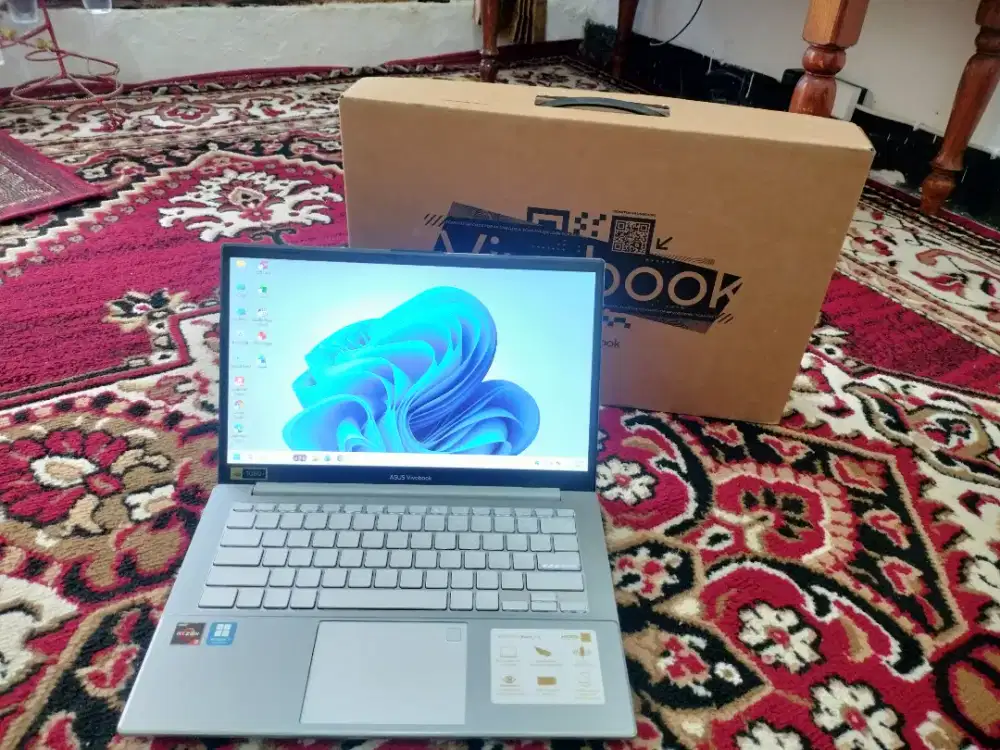 Asus Vivobook Ryzen 3-7320U SSD Keyboard Backlit Fullset