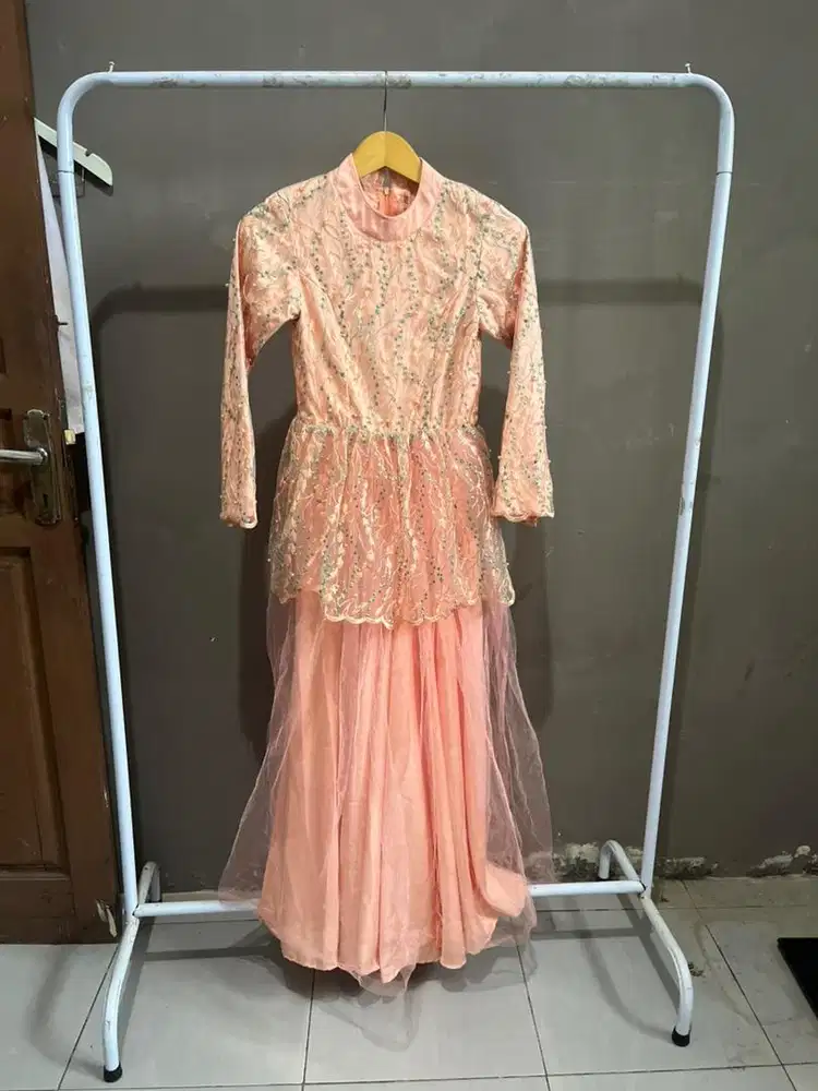 Dress Pesta warna Orange Lembut