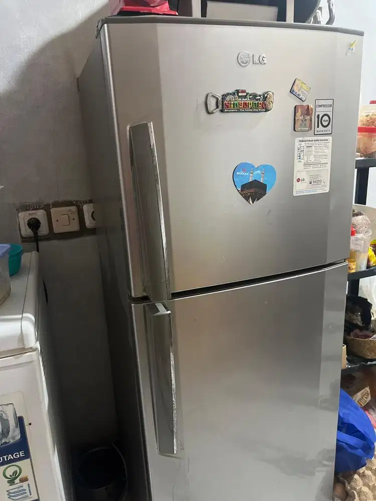 Kulkas LG dua pintu