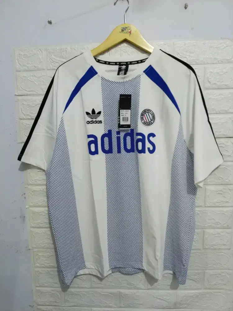 Kaos original store adidas size XL oversized