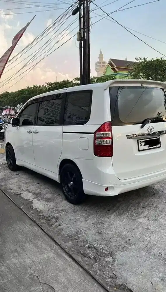 DIJUAL CEPAT TOYOTA NAV 1 V AT