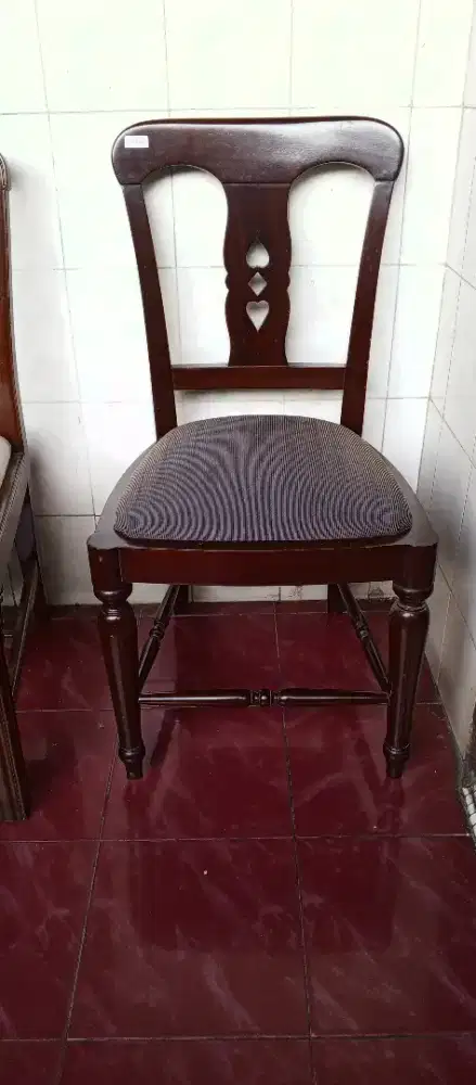 Ada Kursi jati satuan