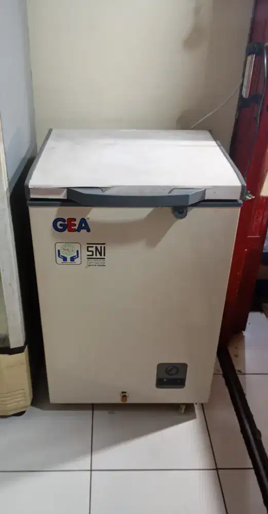 Frezeer Gea jual cepat