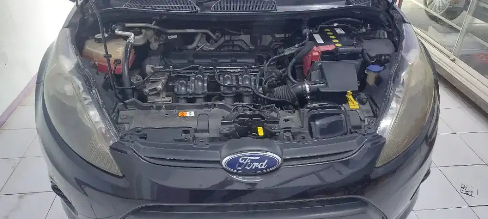 Dijual Mobil Ford Fiesta Istimewa