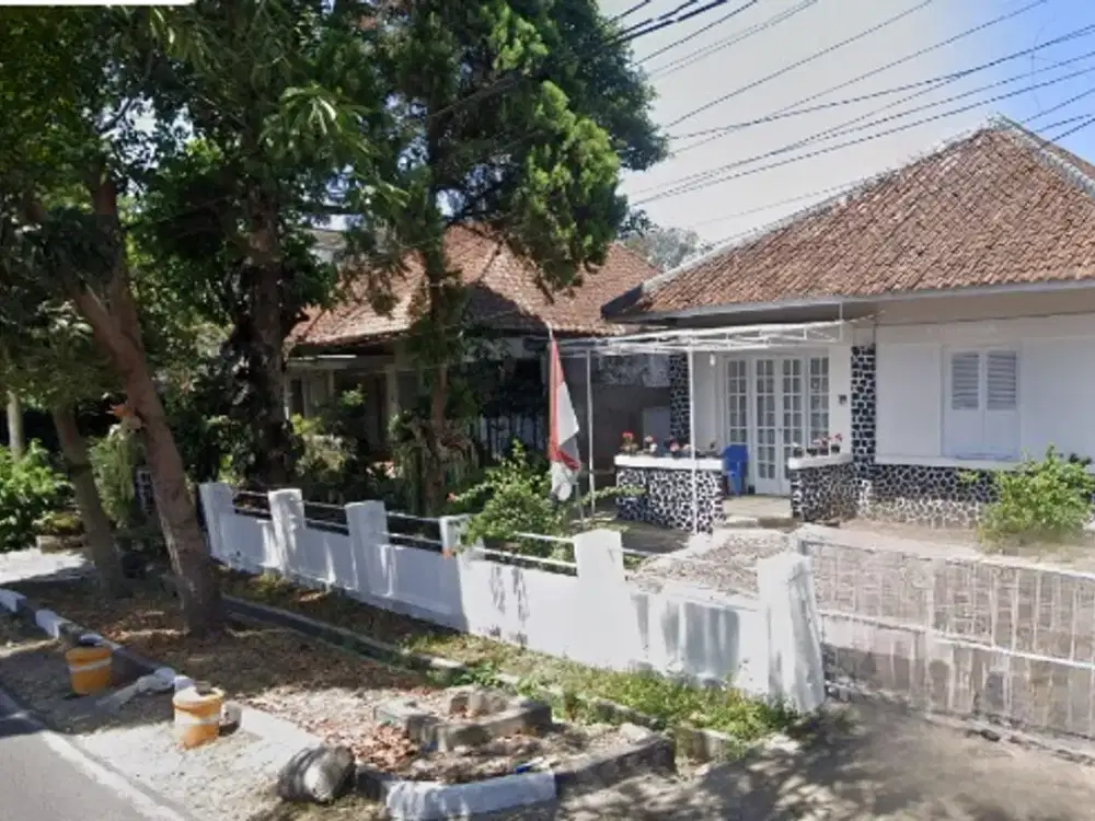 Jual Rumah Belanda antik Sayap Riau Bandung Cocok untuk Usaha