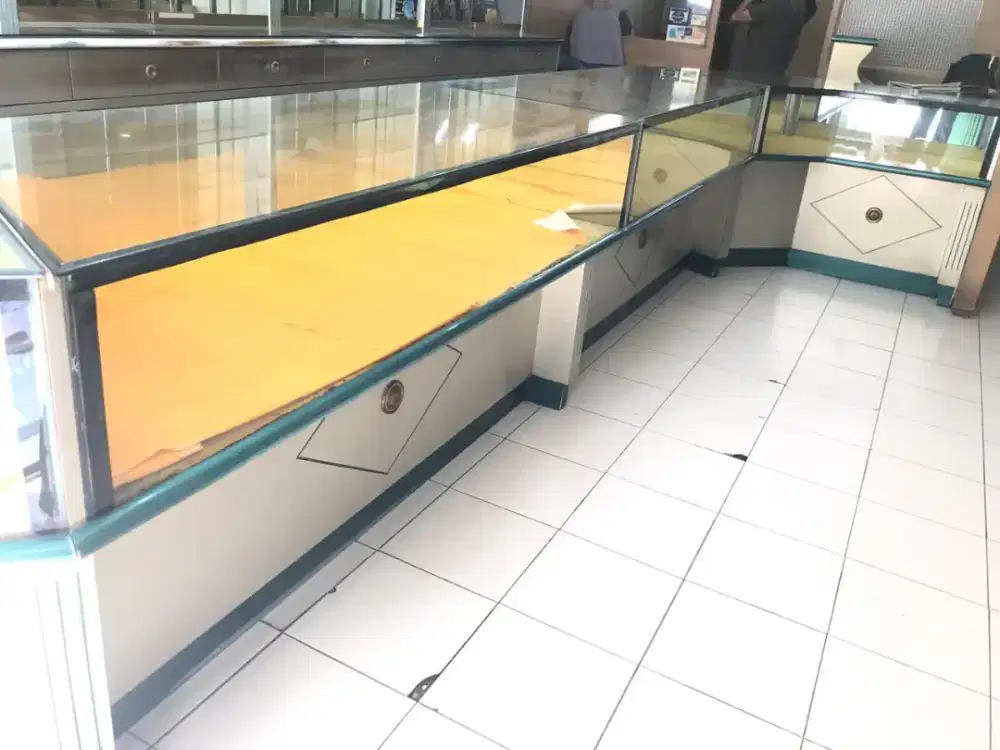 etalase bekas terawat