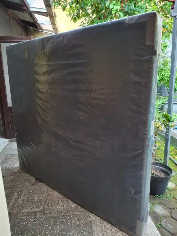 Dipan kasur merk central ukuran 180x200