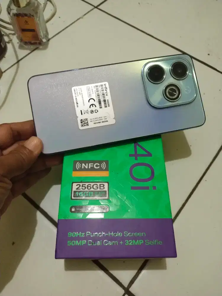 Infinix hot 40i   16 ( 8+8 ) /256  minus pemakaian aja