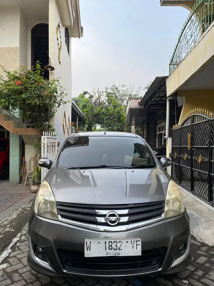 Nissan Grand livina 2012 Bensin
