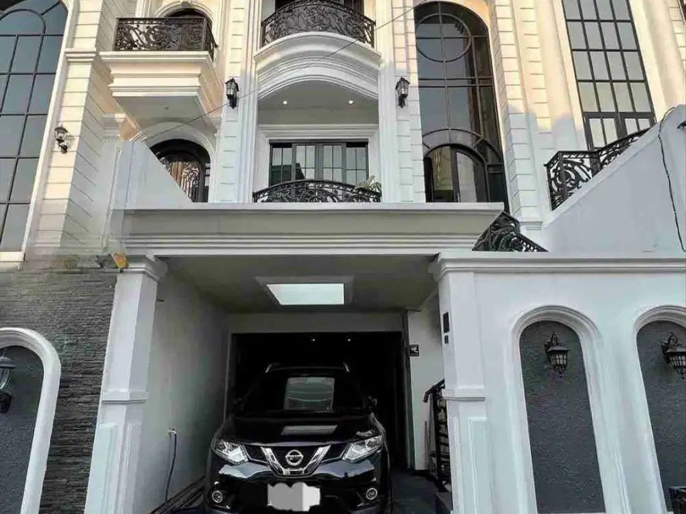 Rumah Mewah 3 Lantai Town House Ciganjur, Jagakarsa, Jaksel