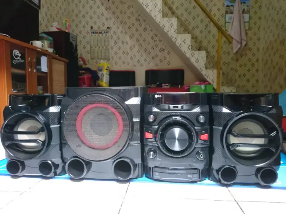 Dvd mini hifi system lg dm5660k bluetooth.