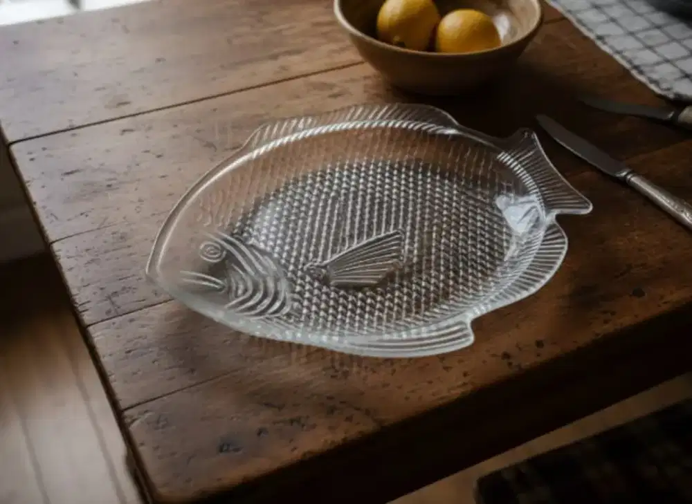 Piring oval bentuk ikan vintage